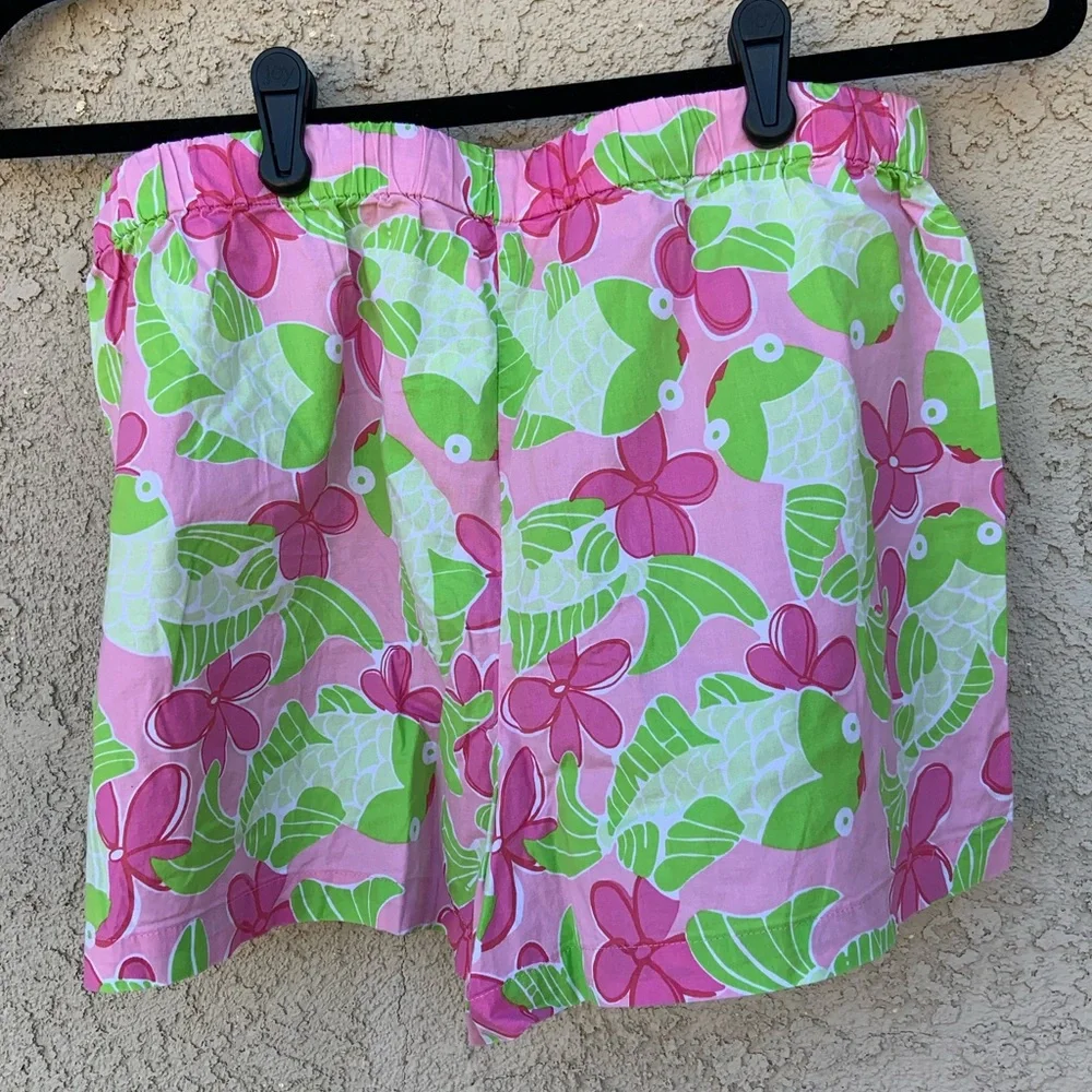 EUC Lili Pulitzer Pink, Green & White Shorts - Size Medium - Picture 3 of 3